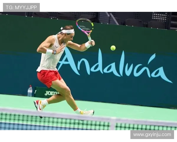 网球世界巡回赛最新战况 费德勒伤后复出表现抢眼 排名变化引发关注